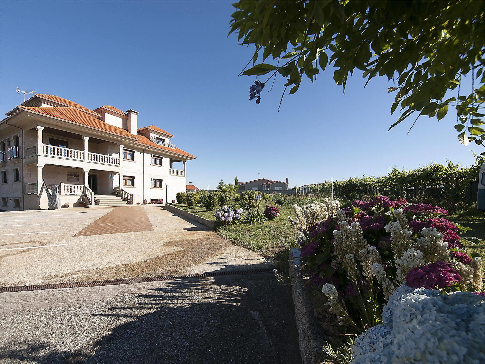 Pension Residencia A Cruzan (Adults Only) Ноалья Экстерьер фото